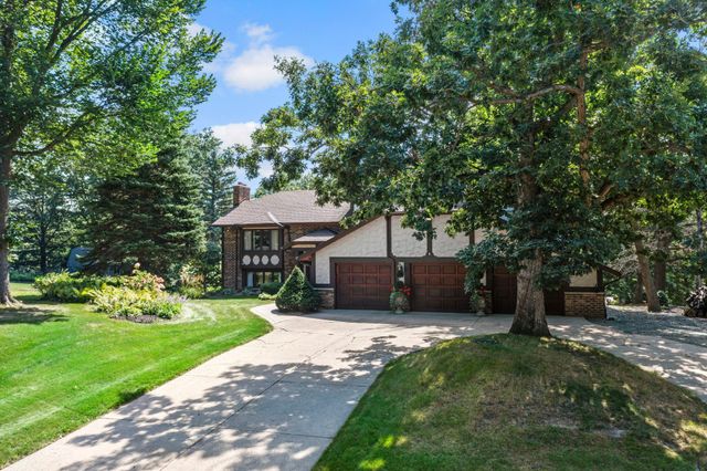 2415 Lisbon Avenue N, Lake Elmo, MN 55042