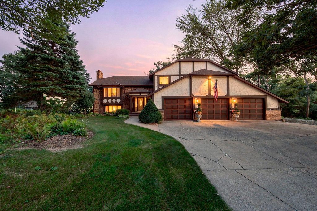 2415 Lisbon Avenue N, Lake Elmo, MN 55042 — exterior