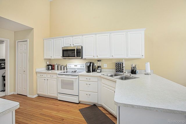 46501 Killarney Circle S 174, Canton Charter Township, MI 48188