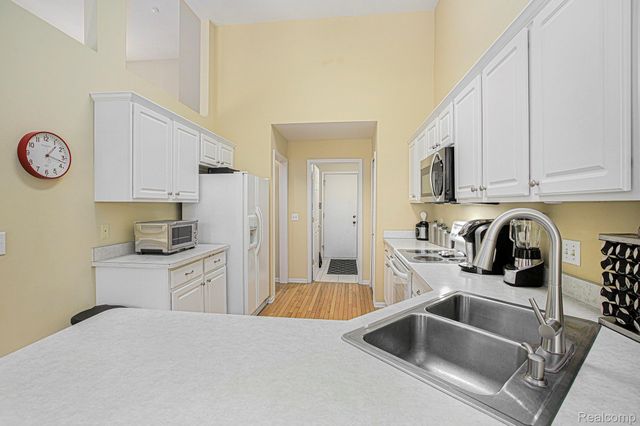 46501 Killarney Circle S 174, Canton Charter Township, MI 48188