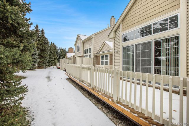 46501 Killarney Circle S 174, Canton Charter Township, MI 48188