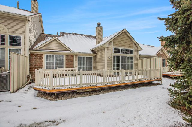 46501 Killarney Circle S 174, Canton Charter Township, MI 48188