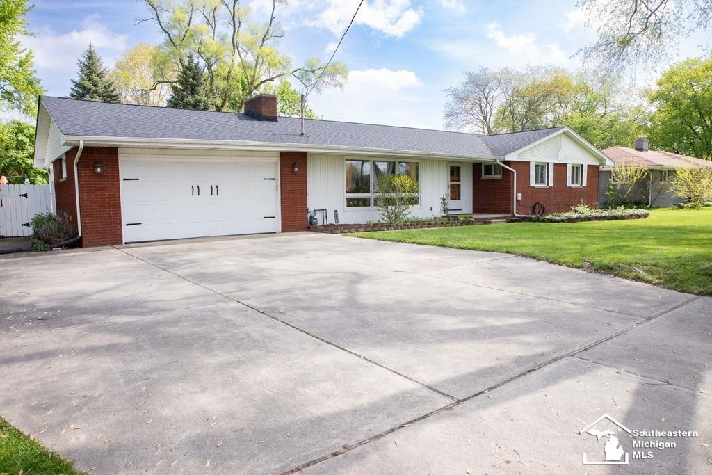 4666 E Dunbar Rd Road, Monroe Twp, MI 48161