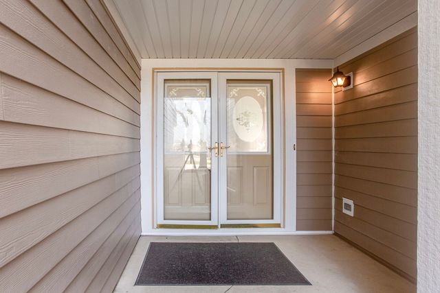 42 Sarahs Grove Lane, Schaumburg, IL 60193