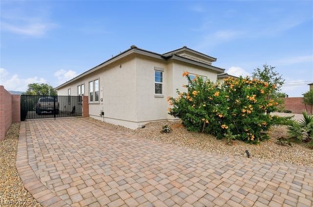 5702 Kings Bluff Avenue, Las Vegas, NV 89131