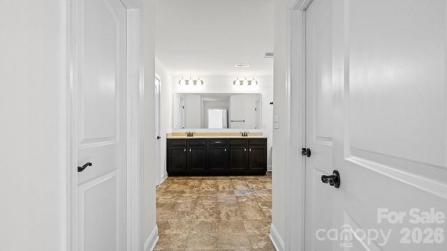 7235 Barefoot Forest Drive, Charlotte, NC 28269