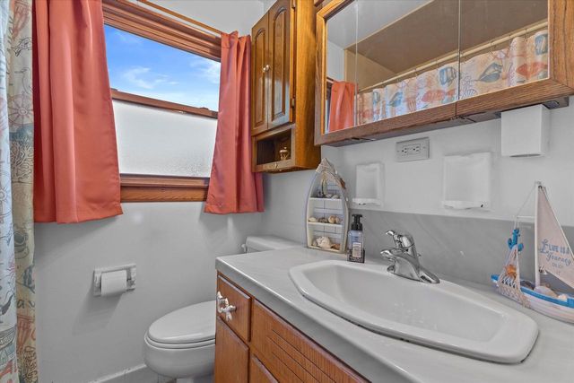 2129 S 107th STREET, West Allis, WI 53227