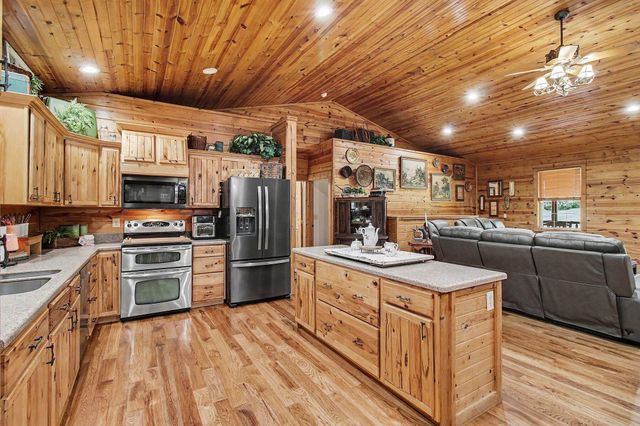 302 Bullock Pen Drive, Crittenden, KY 41030