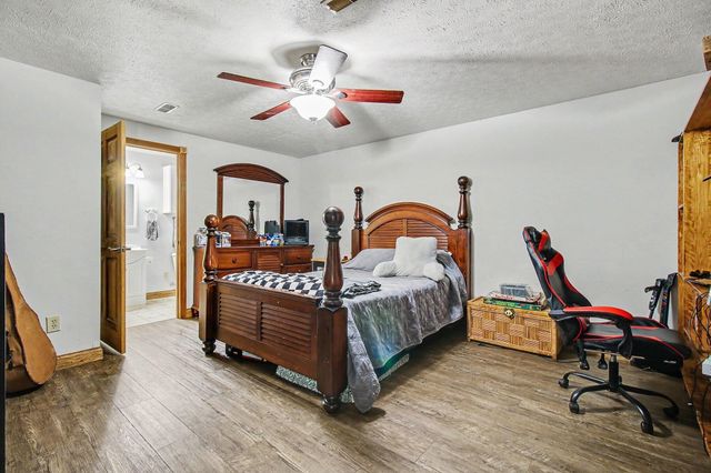 302 Bullock Pen Drive, Crittenden, KY 41030