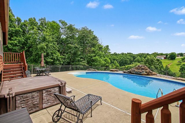 302 Bullock Pen Drive, Crittenden, KY 41030