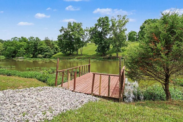302 Bullock Pen Drive, Crittenden, KY 41030