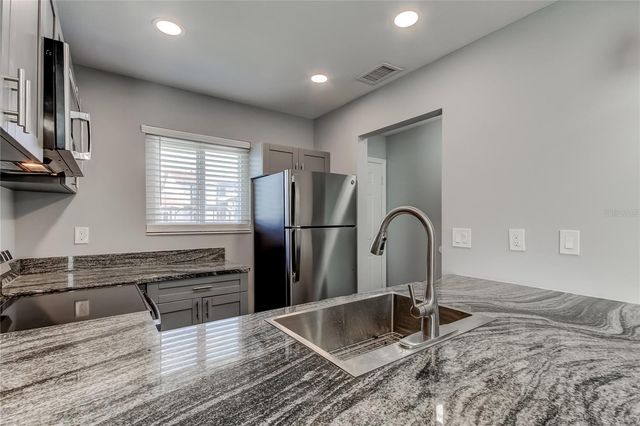 39132 COUNTY ROAD 54 2054, Zephyrhills, FL 33542