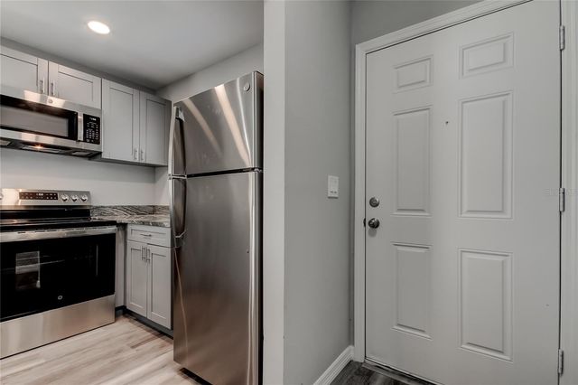 39132 COUNTY ROAD 54 2054, Zephyrhills, FL 33542