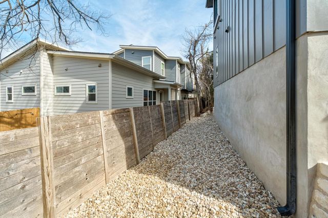 1736 Bunche RD B5, Austin, TX 78721