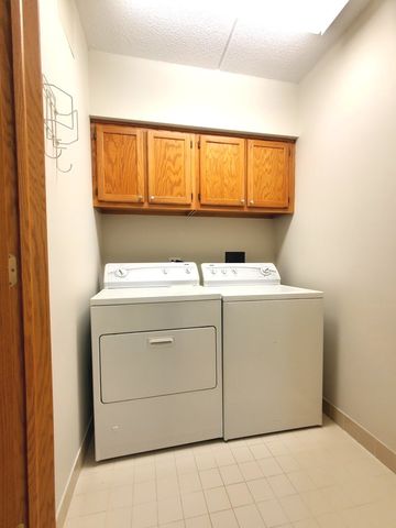 5000 Oakton Street 210, Skokie, IL 60077