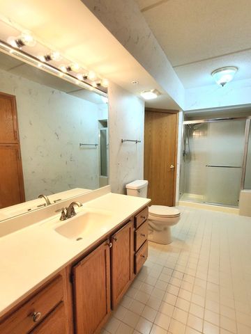 5000 Oakton Street 210, Skokie, IL 60077