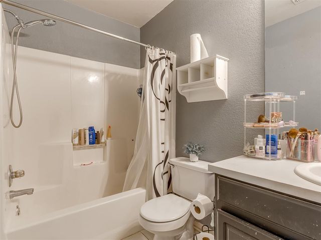 905 Tulip Drive, Yukon, OK 73099