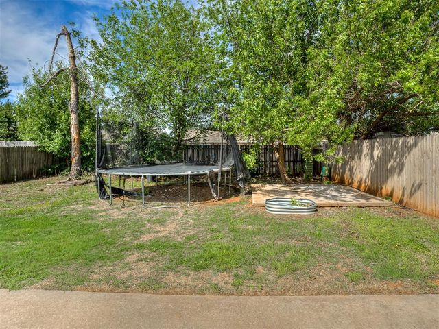 905 Tulip Drive, Yukon, OK 73099