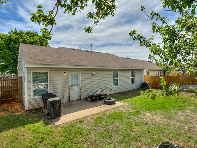 905 Tulip Drive, Yukon, OK 73099