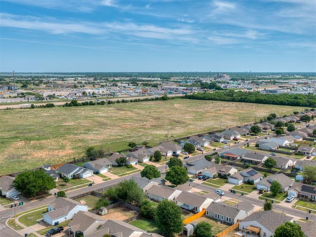 905 Tulip Drive, Yukon, OK 73099