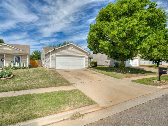 905 Tulip Drive, Yukon, OK 73099