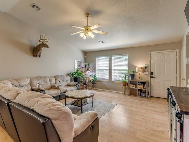 905 Tulip Drive, Yukon, OK 73099