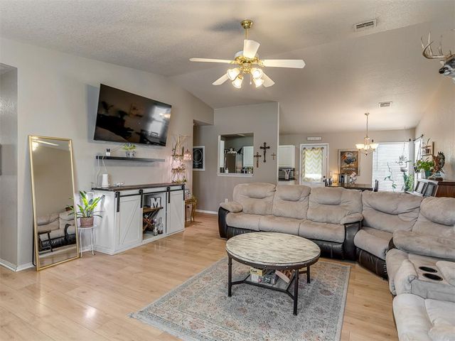 905 Tulip Drive, Yukon, OK 73099