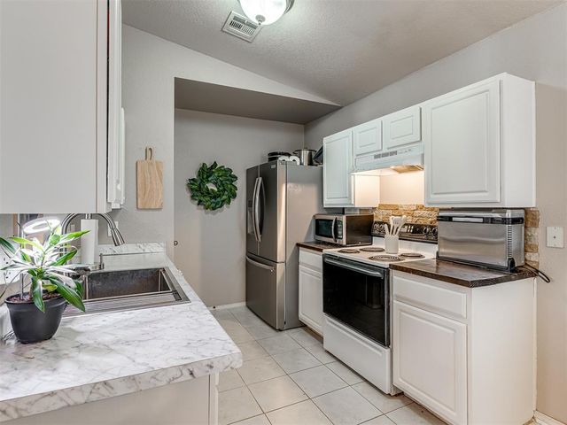 905 Tulip Drive, Yukon, OK 73099