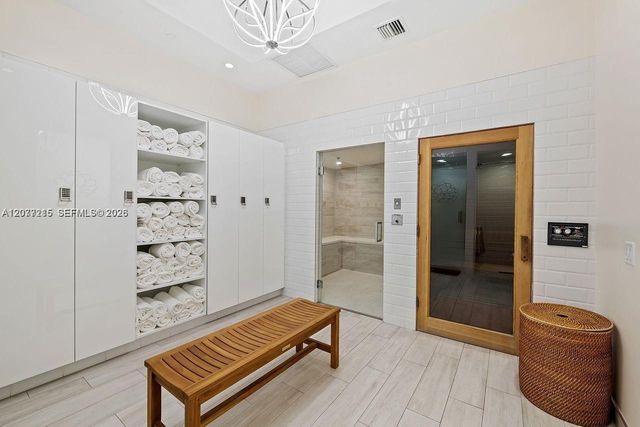 2110 N Ocean Boulevard 7B, Fort Lauderdale, FL 33305