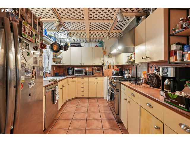 501 Se 157TH Ave, Portland, OR 97233