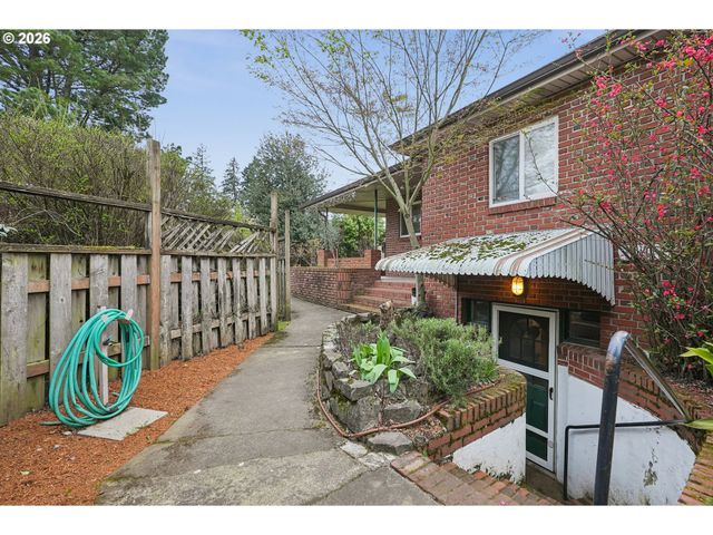 501 Se 157TH Ave, Portland, OR 97233