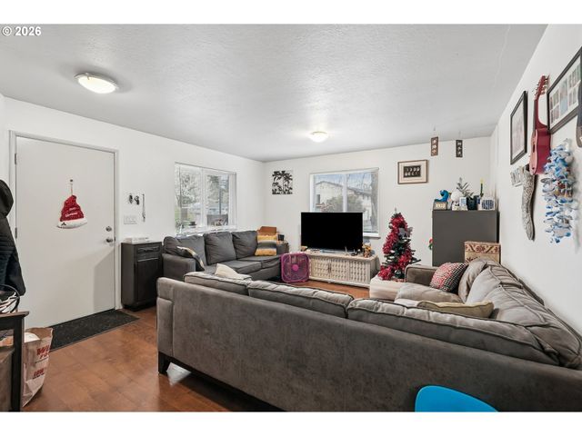 501 Se 157TH Ave, Portland, OR 97233