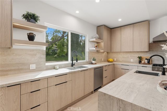 18653 Palomino Drive, Tarzana, CA 91356