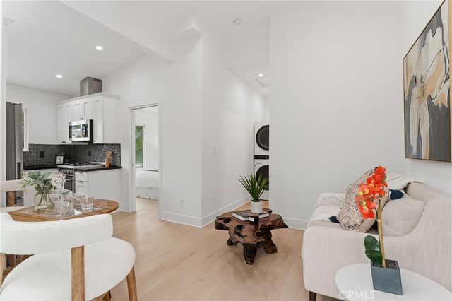 18653 Palomino Drive, Tarzana, CA 91356