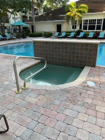 6020 W SAMPLE Road 105, Coral Springs, FL 33067