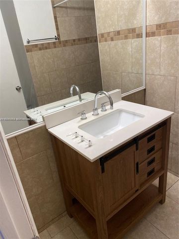 2113 Champions Way, North Lauderdale, FL 33068