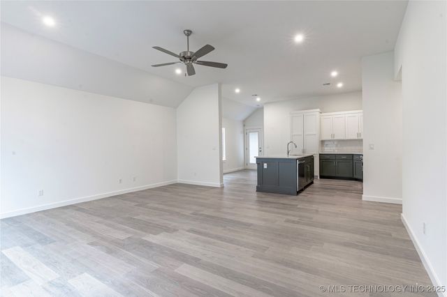 2430 W South Street, Collinsville, OK 74021