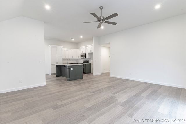 2430 W South Street, Collinsville, OK 74021