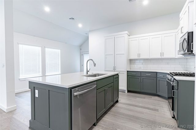 2430 W South Street, Collinsville, OK 74021