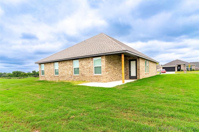 2430 W South Street, Collinsville, OK 74021
