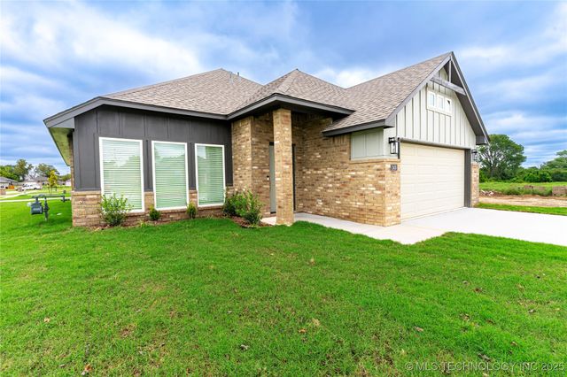 2430 W South Street, Collinsville, OK 74021