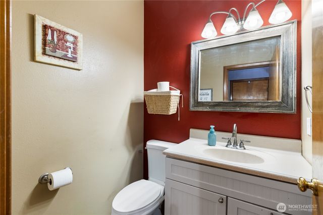 550 SW Muzzall Street, Oak Harbor, WA 98277