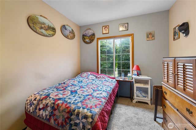 550 SW Muzzall Street, Oak Harbor, WA 98277