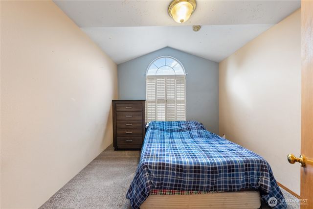 550 SW Muzzall Street, Oak Harbor, WA 98277