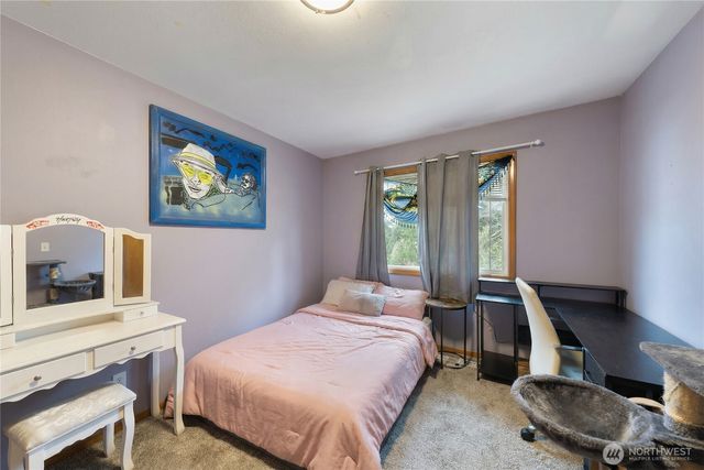 550 SW Muzzall Street, Oak Harbor, WA 98277