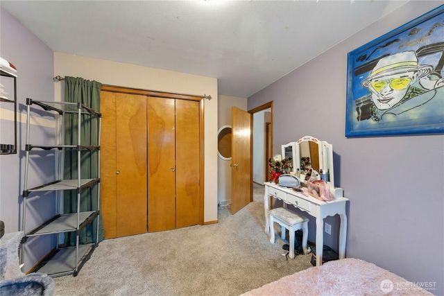 550 SW Muzzall Street, Oak Harbor, WA 98277