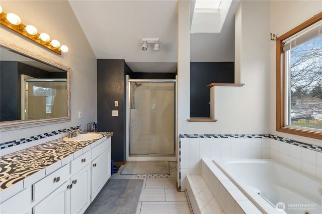 550 SW Muzzall Street, Oak Harbor, WA 98277