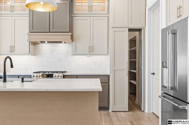 21871 B Street, Elkhorn, NE 68022