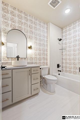 21871 B Street, Elkhorn, NE 68022