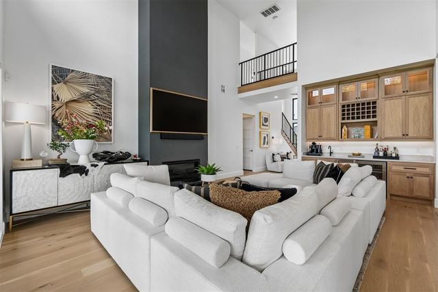 2025 Colonial Way, Edmond, OK 73025